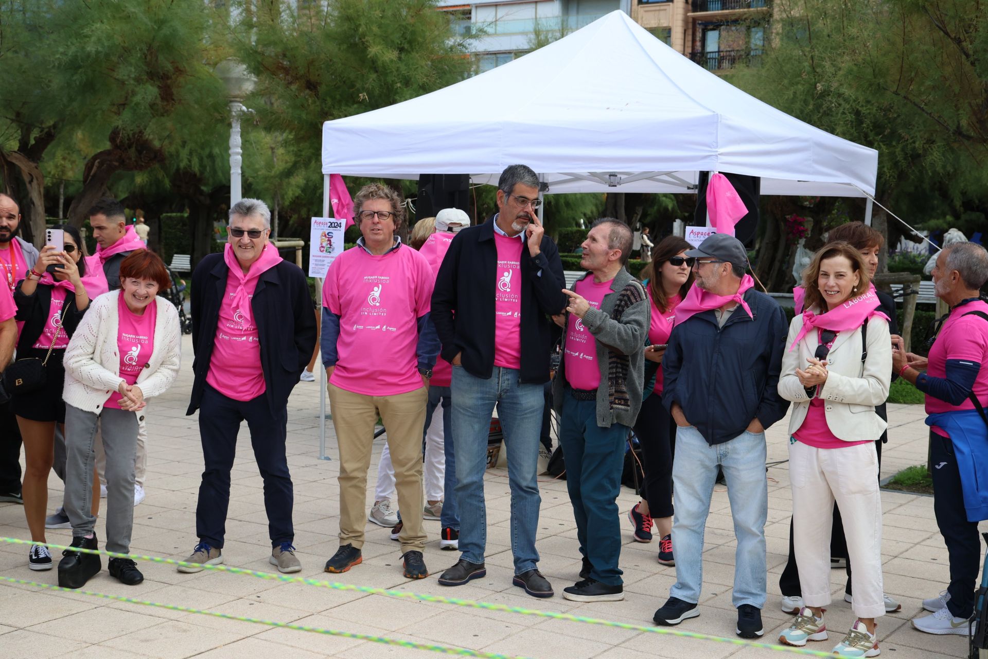 La marcha solidaria de la asociación Aspace en imágenes