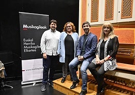 Jagoba Astiazaran, Agurtzane Garay, Isaac Palencia y Miren Iñarga durante la presentación del XV Ciclo Musikagileak.