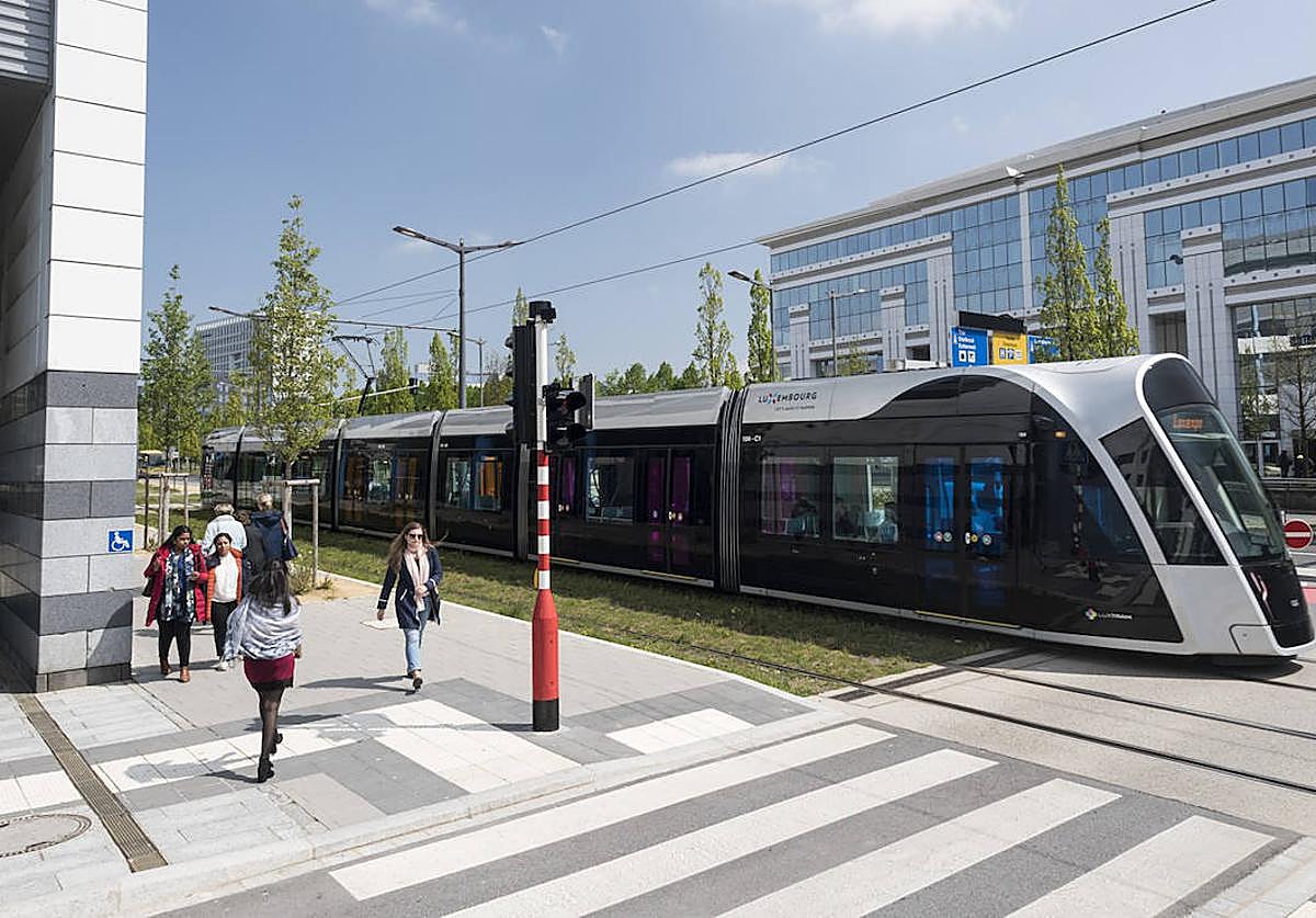 Tranvía Urbos que recorrerá las calles de Bolonia y Roma.