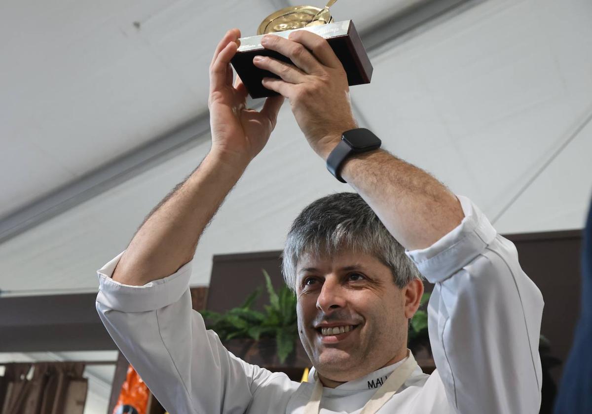 José Manuel Mallón hace la mejor sopa de pescado