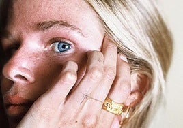 Mariana Rosenfeldt luce las joyas de la prestigiosa firma donostiarra.