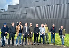 El consejero Irujo, junto al resto de participantes en la presentación.