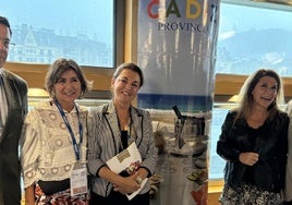 Leopoldo Gómez (Junta Andalucía), Ana Crespo Gadira, Elisa del Valle (Diputación de Cádiz), Marta Crespo Gadira y Fran Cabral (técnico de Turismo).