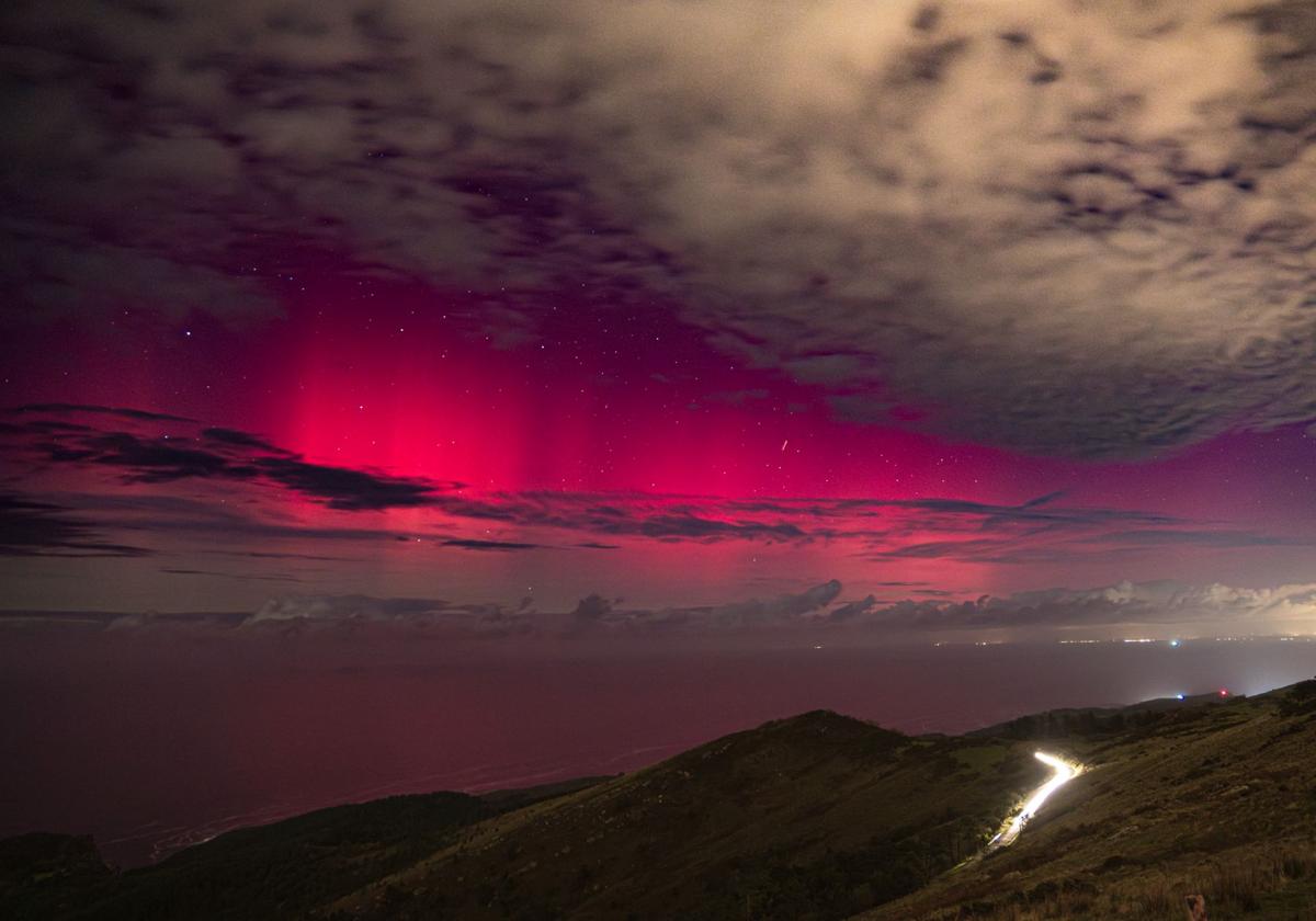 Aurora boreal vista desde Jaizkibel esta pasada madrugada.