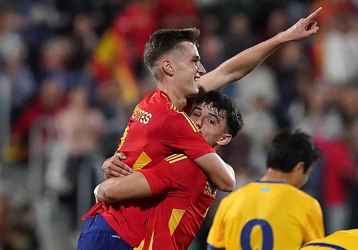 Beñat Turrientes celebra su golazo de volea ante Kazajistán