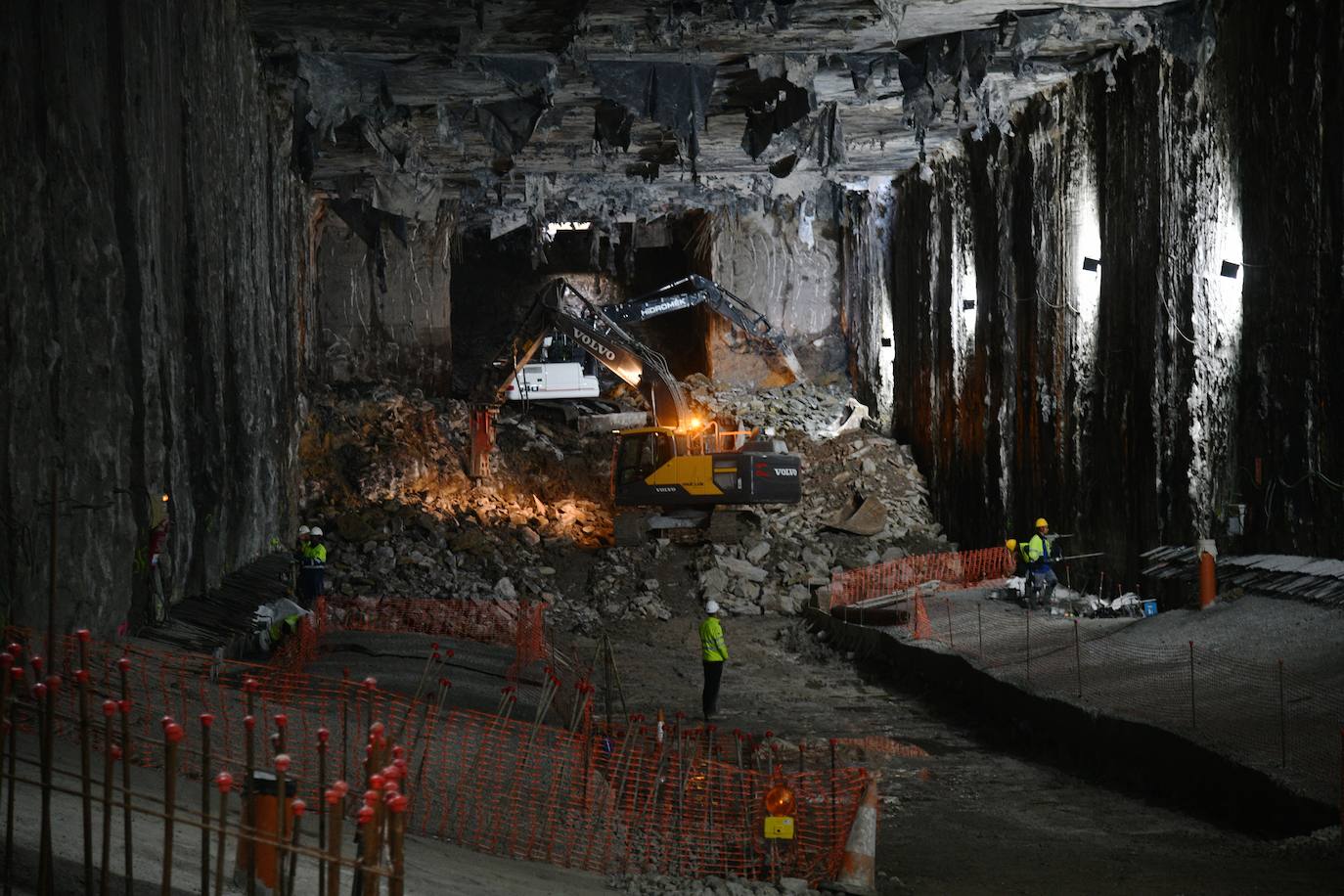 Así es la excavación del hueco que albergará la estación subterránea del Topo en Pasaia