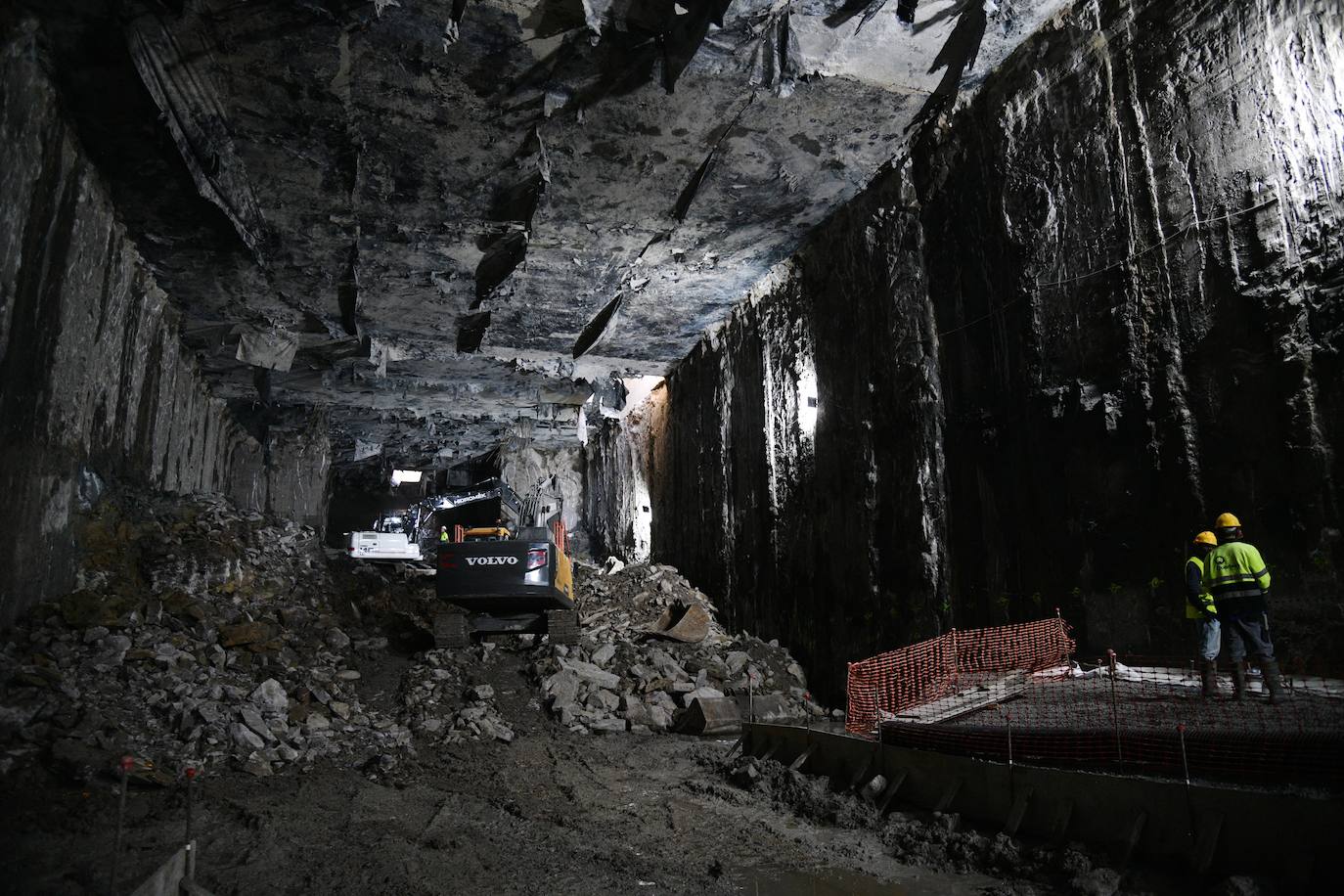 Así es la excavación del hueco que albergará la estación subterránea del Topo en Pasaia