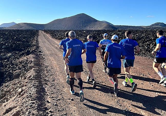 Recorrido de trail running entre los volcanes de Lanzarote.