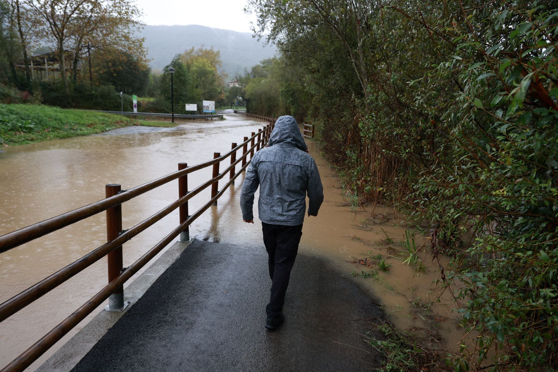 La lluvia hace estragos en el Bidasoa