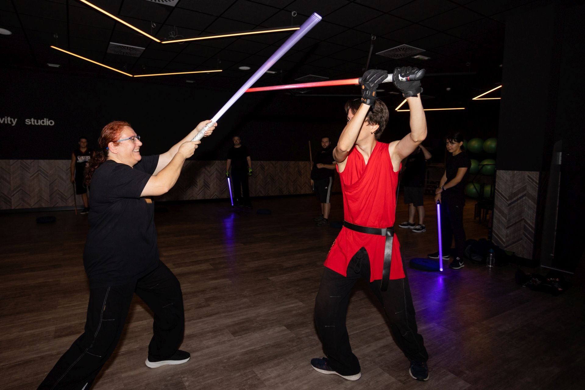 La lucha de espadas láser, en imágenes