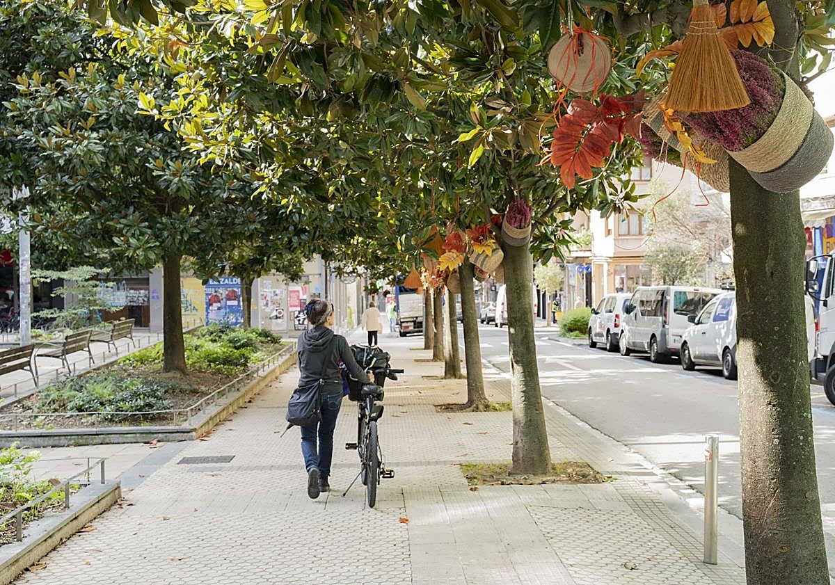 Imagen principal - &#039;Open Dendak&#039; impulsa el sector comercial de Donostia con decoración otoñal y navideña