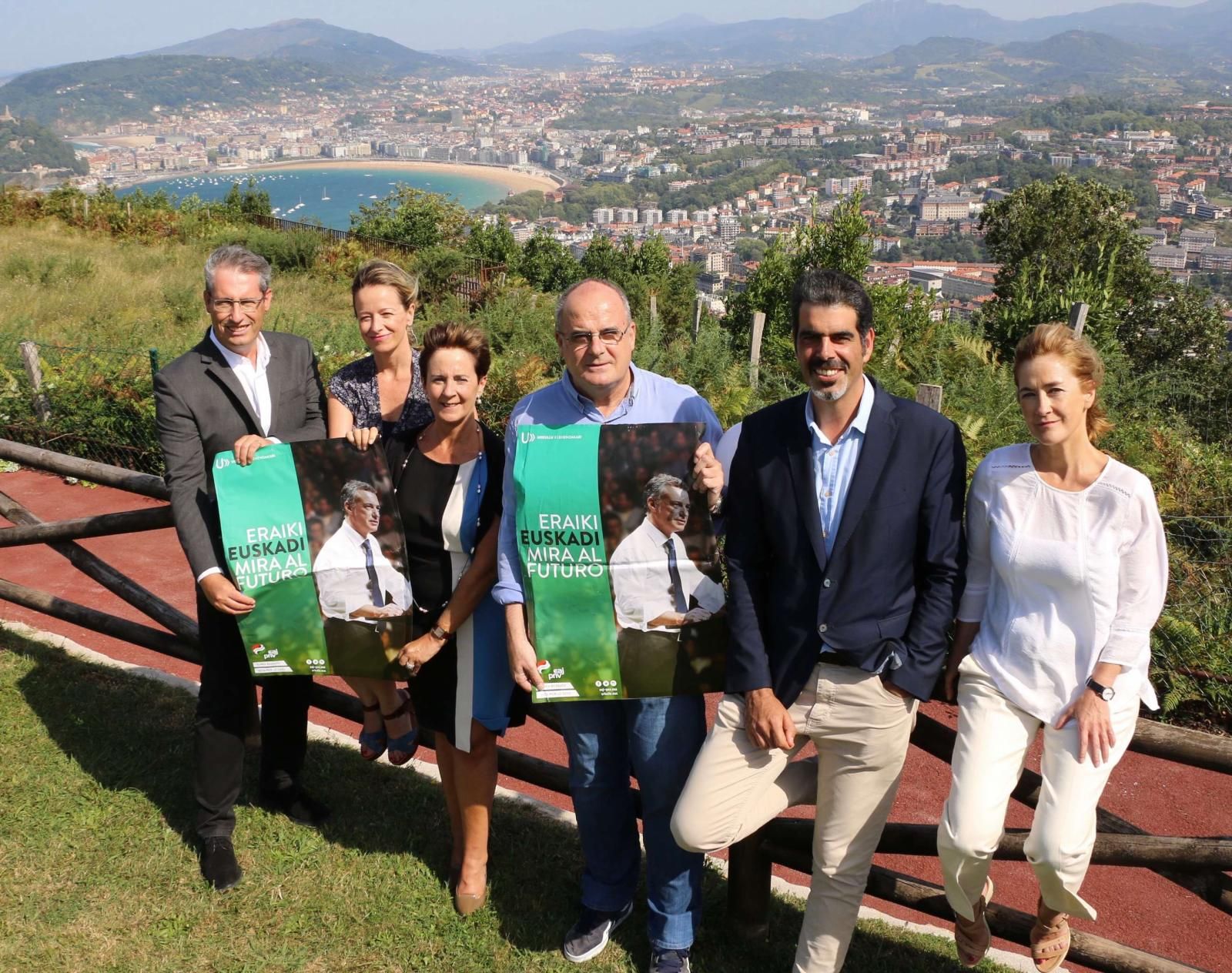 Joseba Egibar, Eneko Goia y María Eugenia Arrizabalaga, en una imagen de archivo durante una campaña electoral.