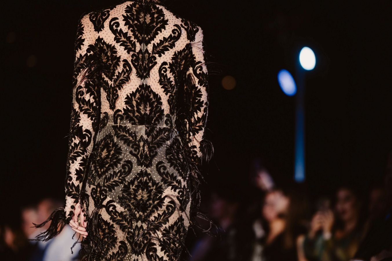 Desfile de Nicolás Montenegro en el Museo Balenciaga