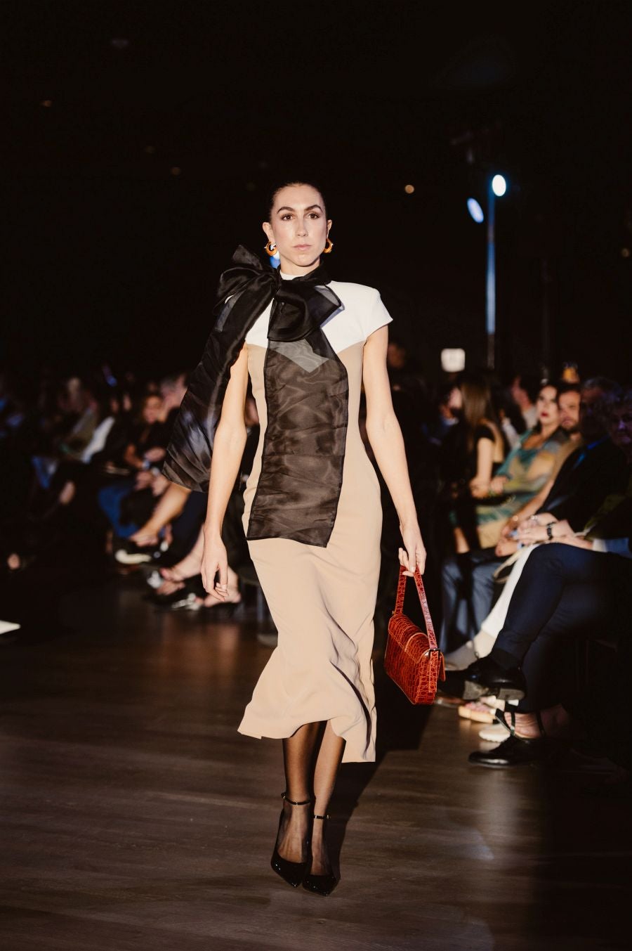 Desfile de Nicolás Montenegro en el Museo Balenciaga