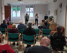 Bertsoak adineko egoitzetan bueltan izango dira datorren astean