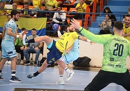 El Bidasoa se impone al Cangas en Artaleku