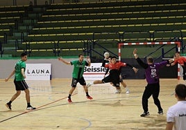 Los aficionados podrán disfrutar de buen balonmano en el polideportivo de Galtzaraborda.