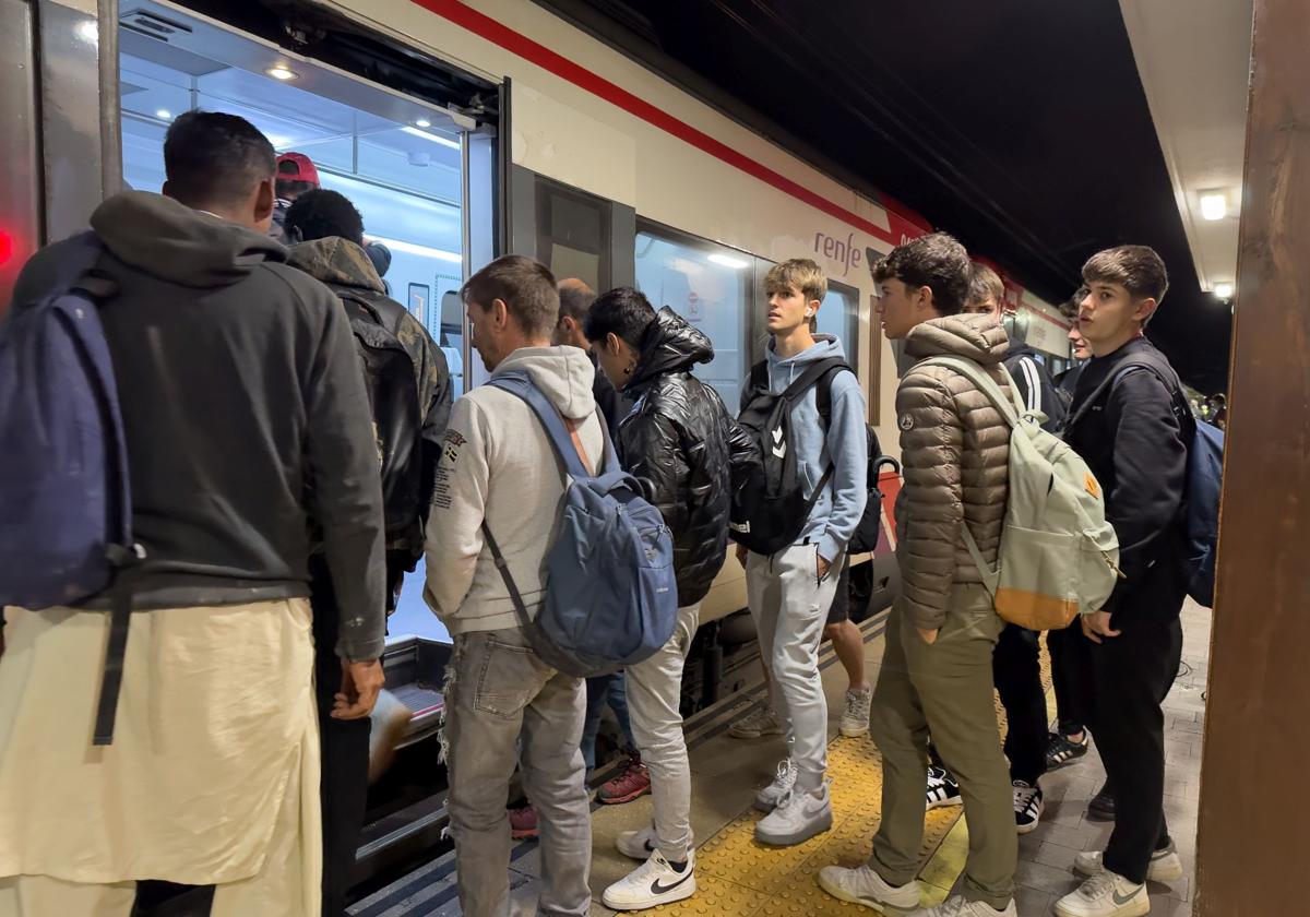Hora y media para cubrir 43 kilómetros en transporte público