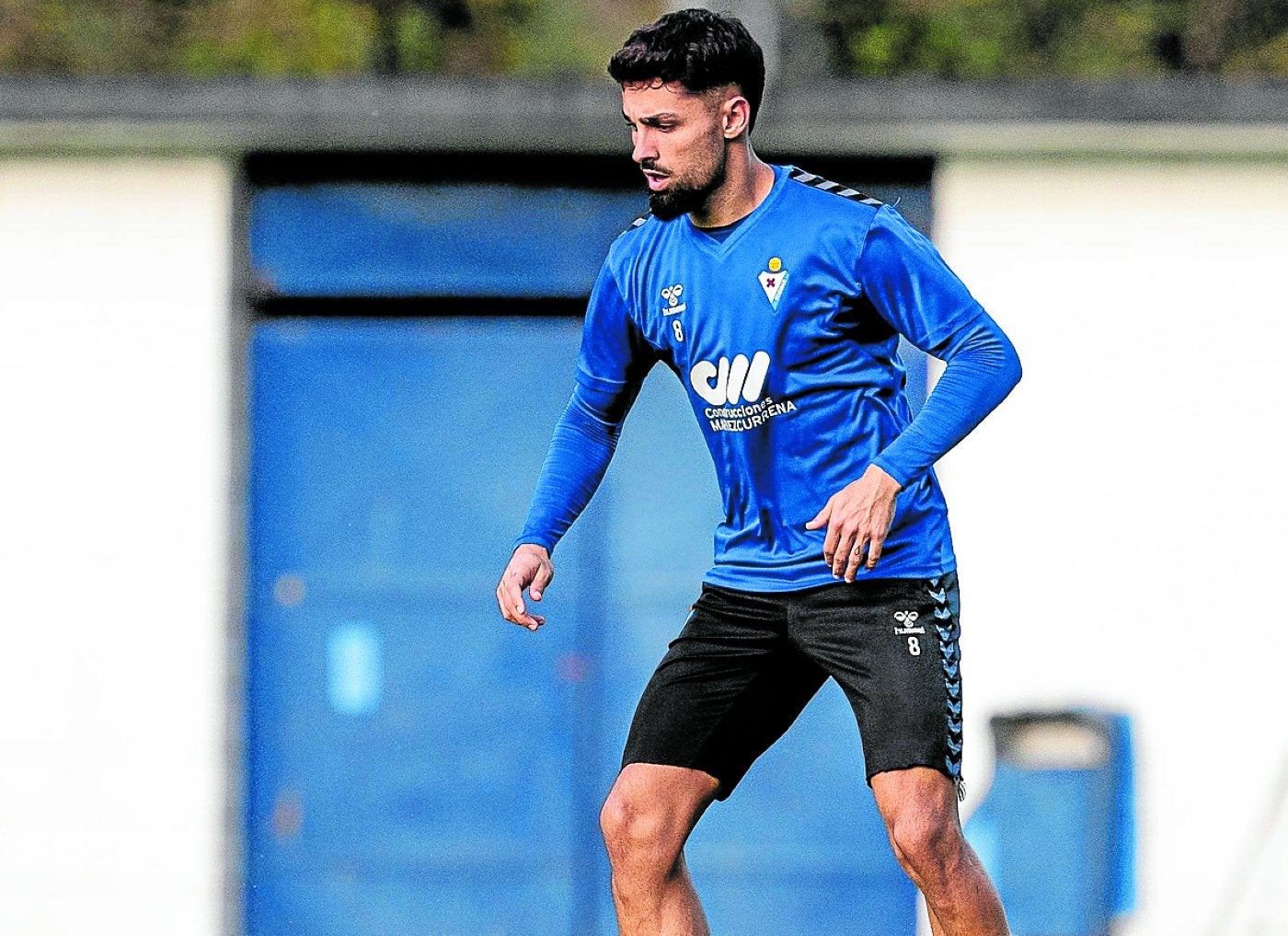 Etxeberria podría retrasar a Nolaskoain al eje de la zaga ante las bajas concentradas en defensa.