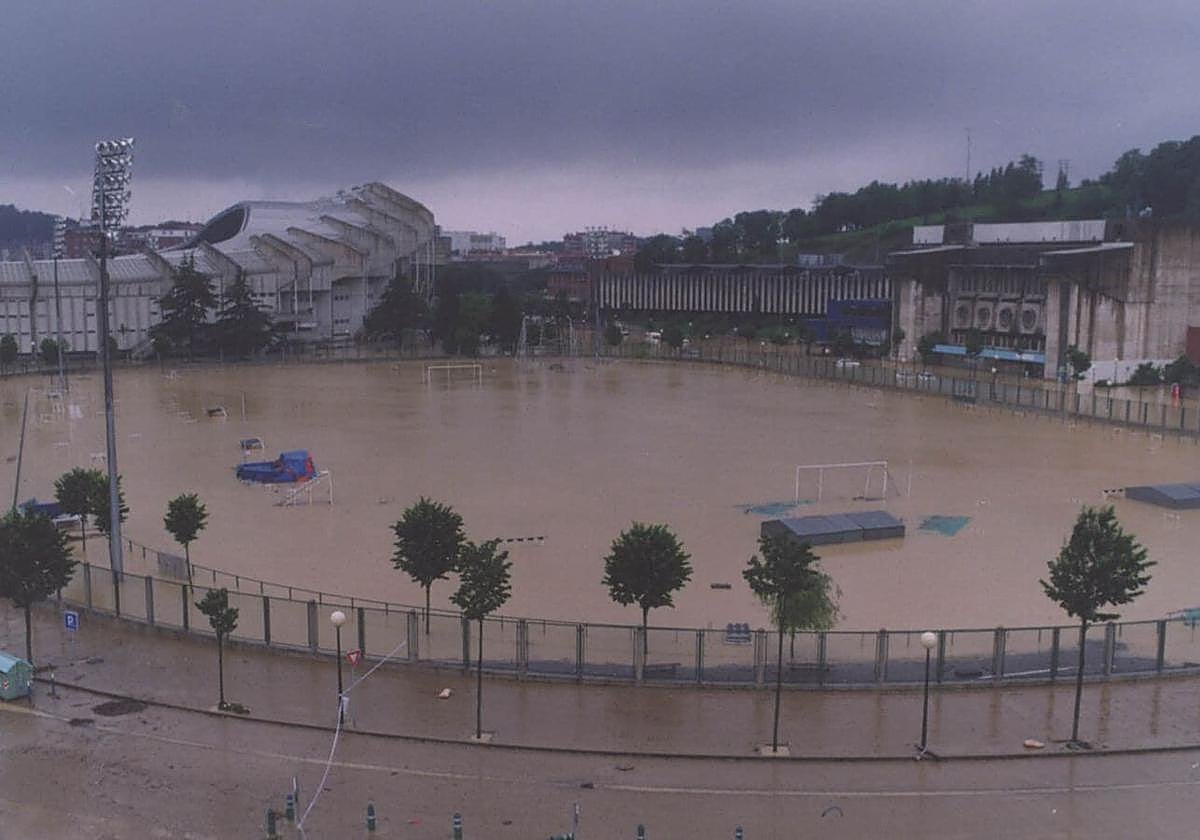 Inundaciones de 1997 en San Sebastián, con la zona de Anoeta completamente anegada.