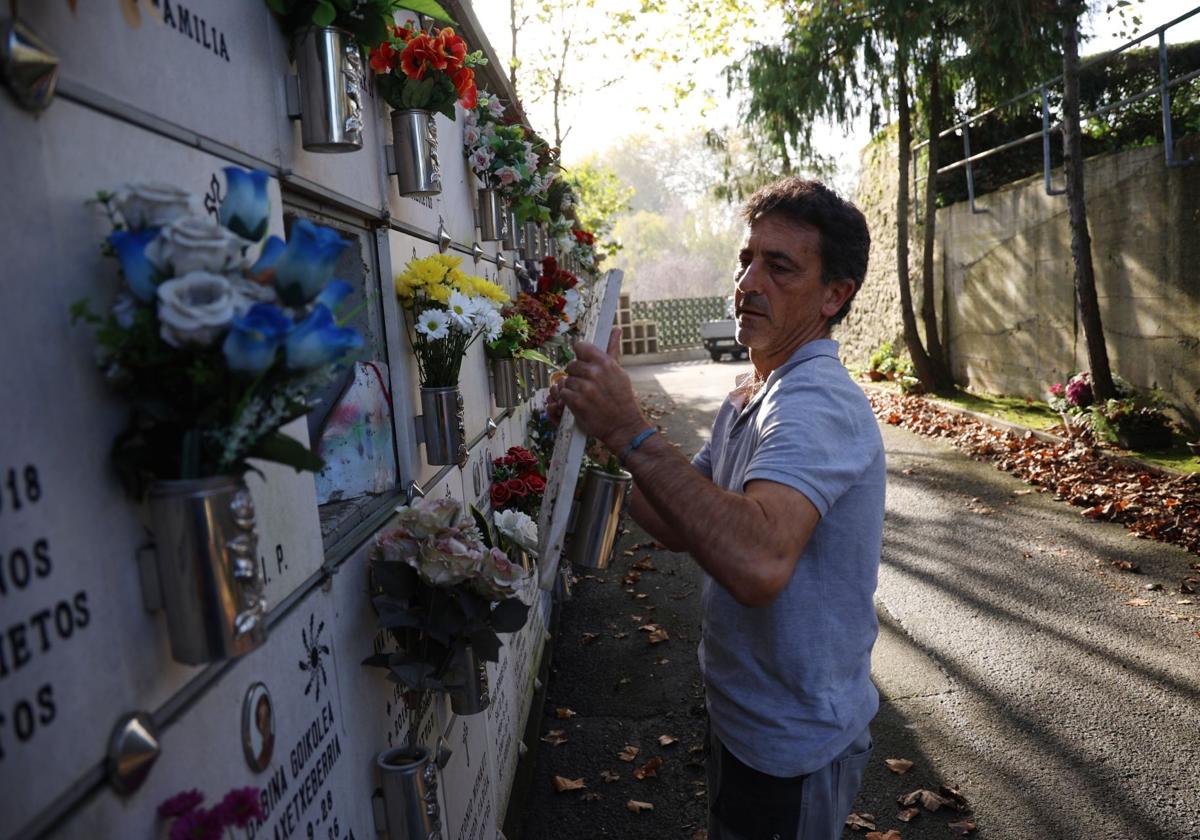 «He visto entierros con mariachis y botellas de champán, de todo»