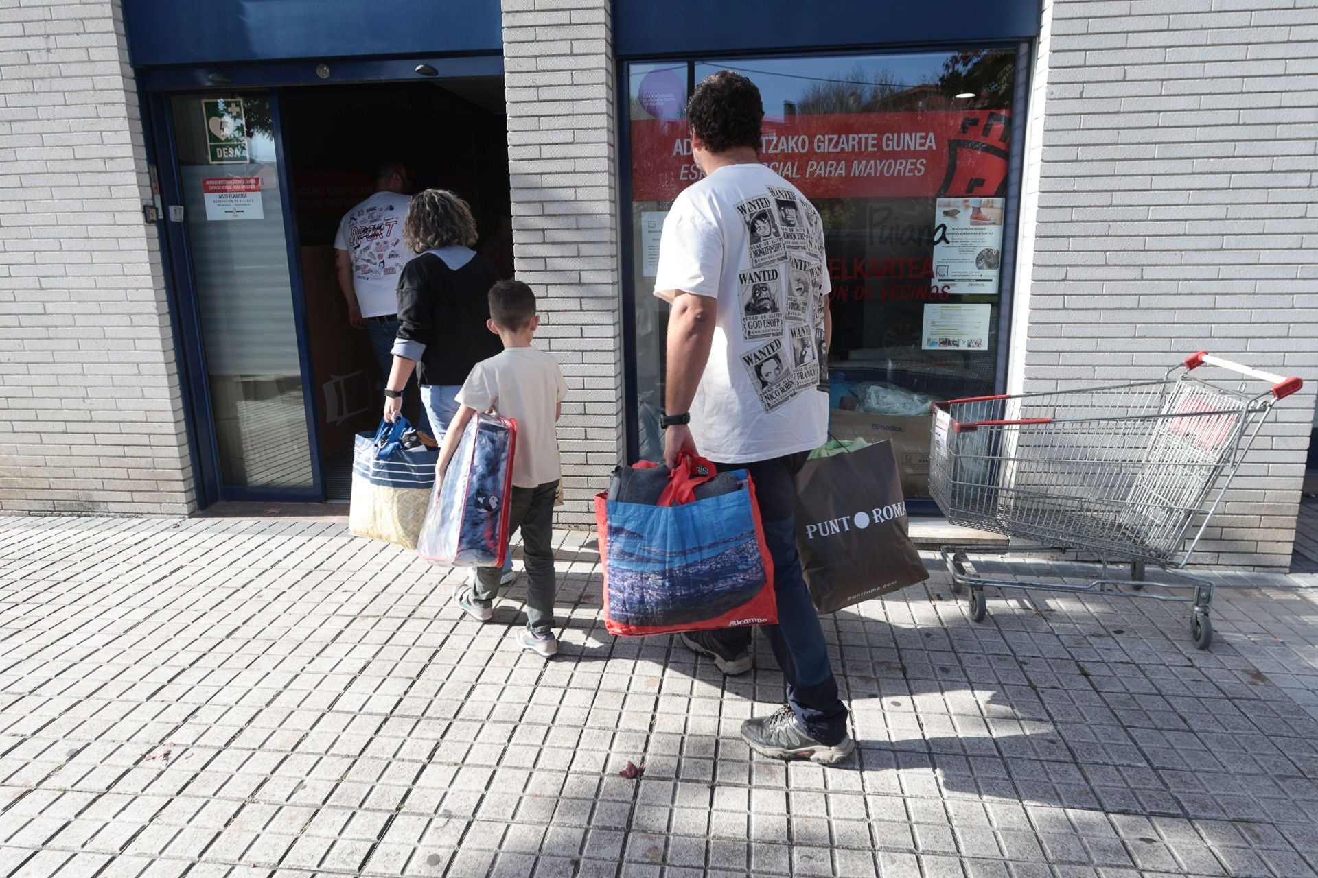 Irun se vuelca con los damnificados por la DANA