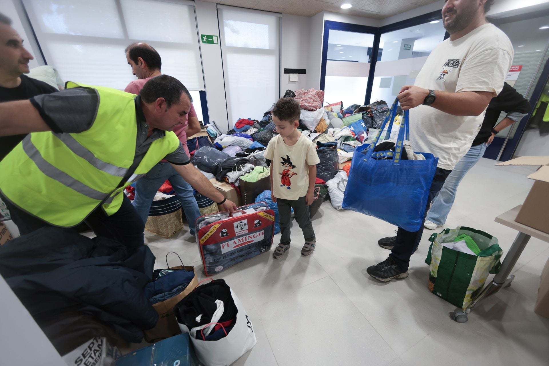 Irun se vuelca con los damnificados por la DANA