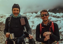 Vicente Bárcena y Koldo Zubimendi captados en su aventura en el Kharut II.