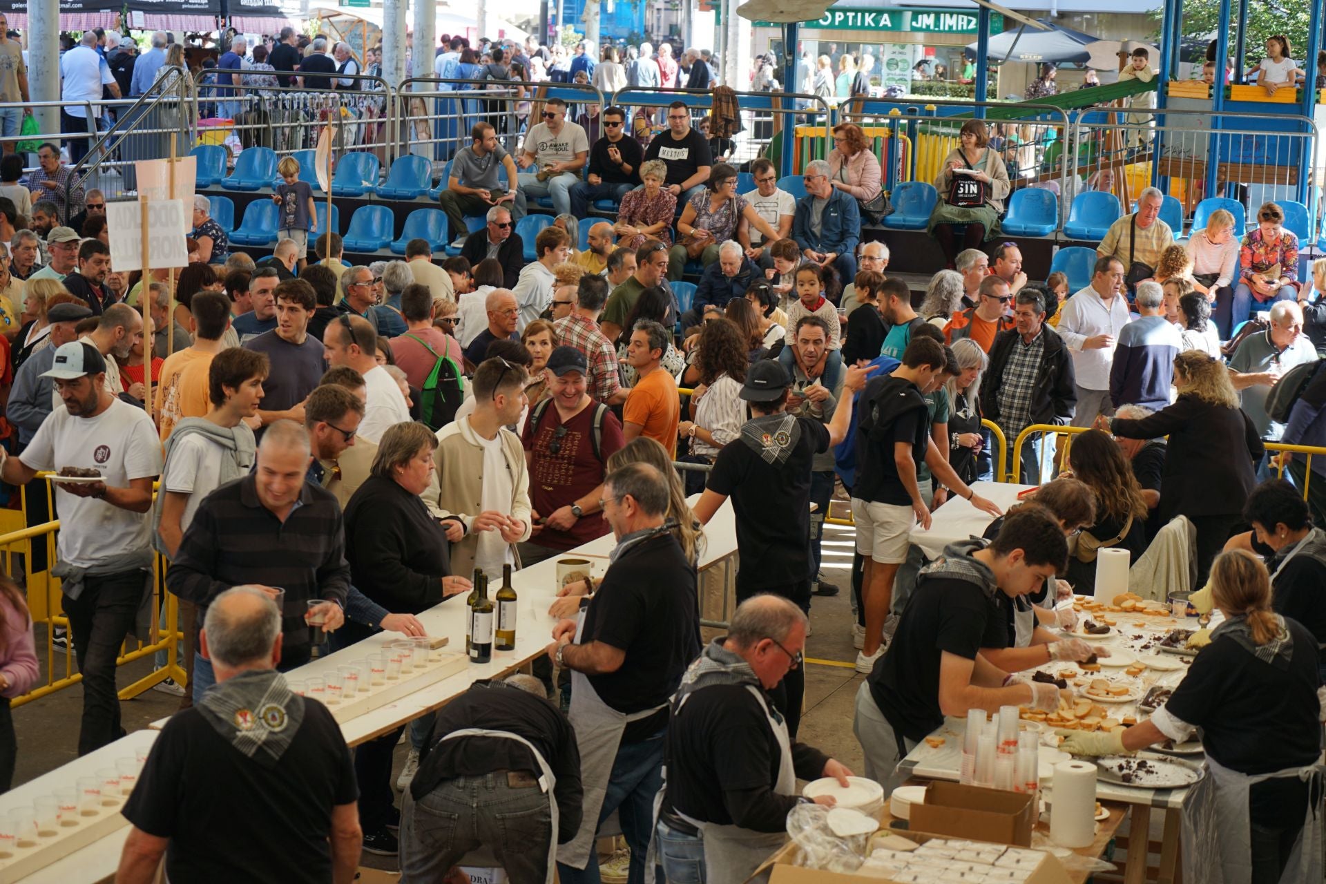 Sabor, tradición y amantes de la morcilla se reunen en Beasain