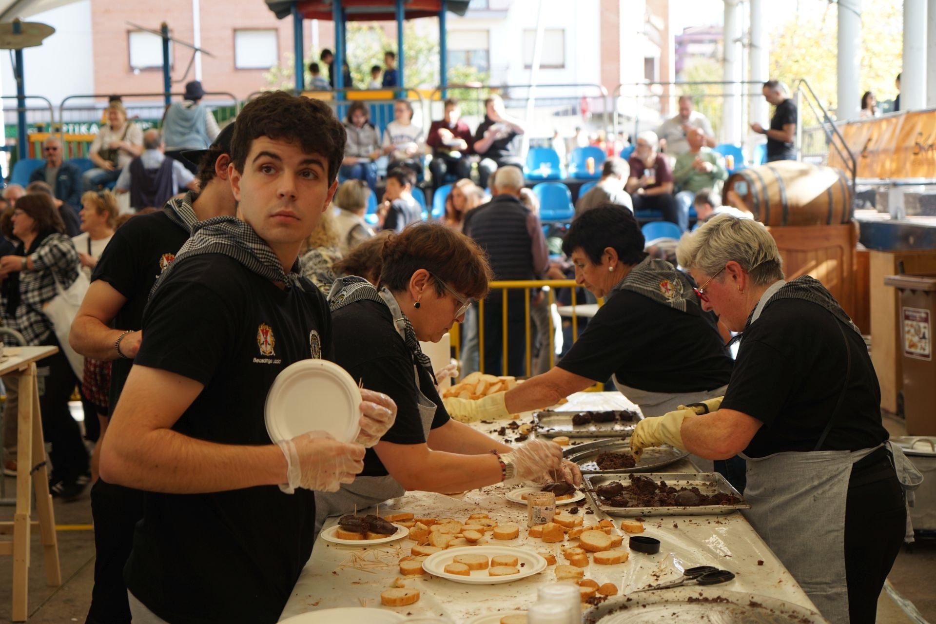 Sabor, tradición y amantes de la morcilla se reunen en Beasain