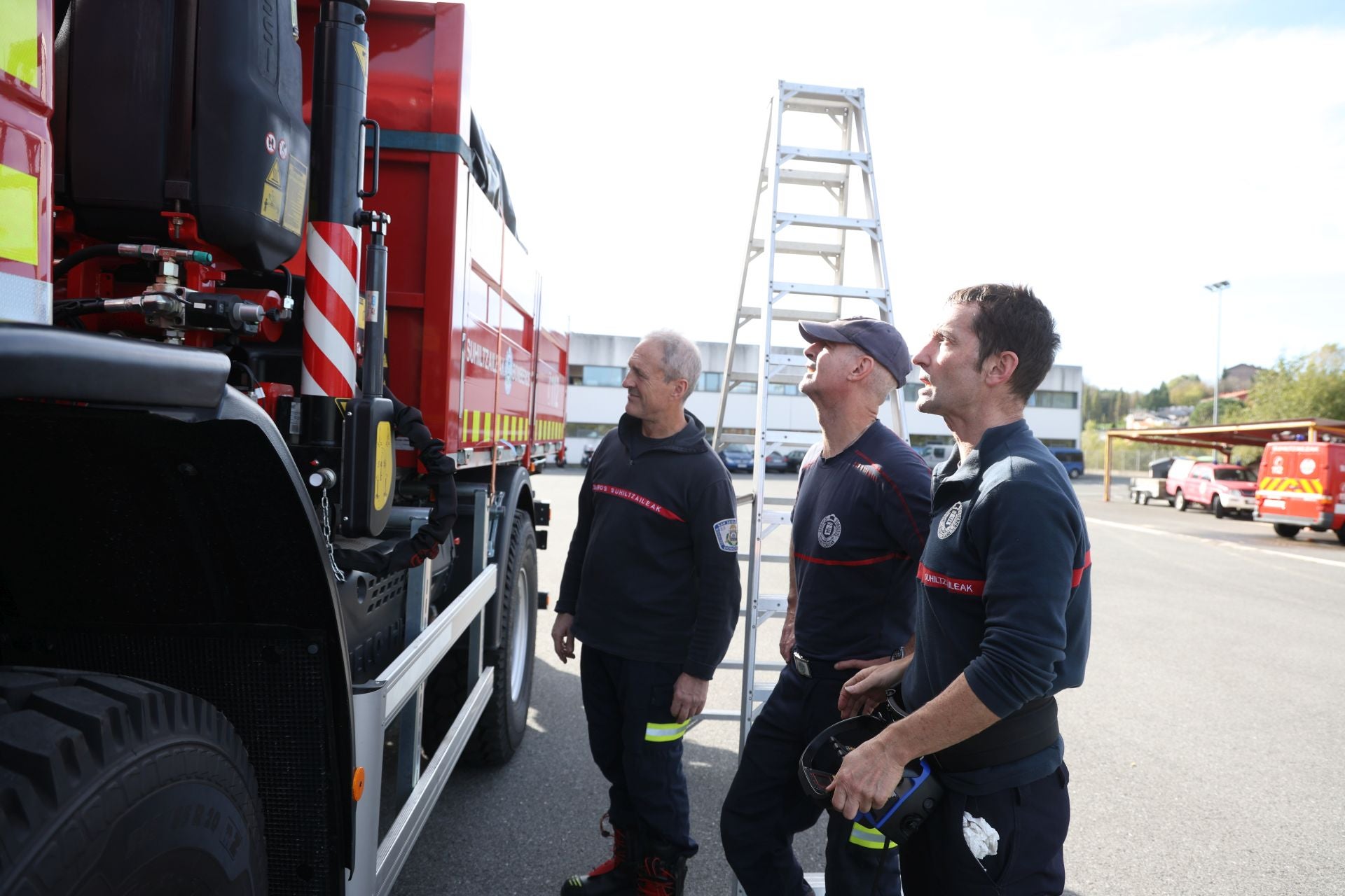 Bomberos de Donostia parten hacia Valencia para ayudar a los afectados por la DANA