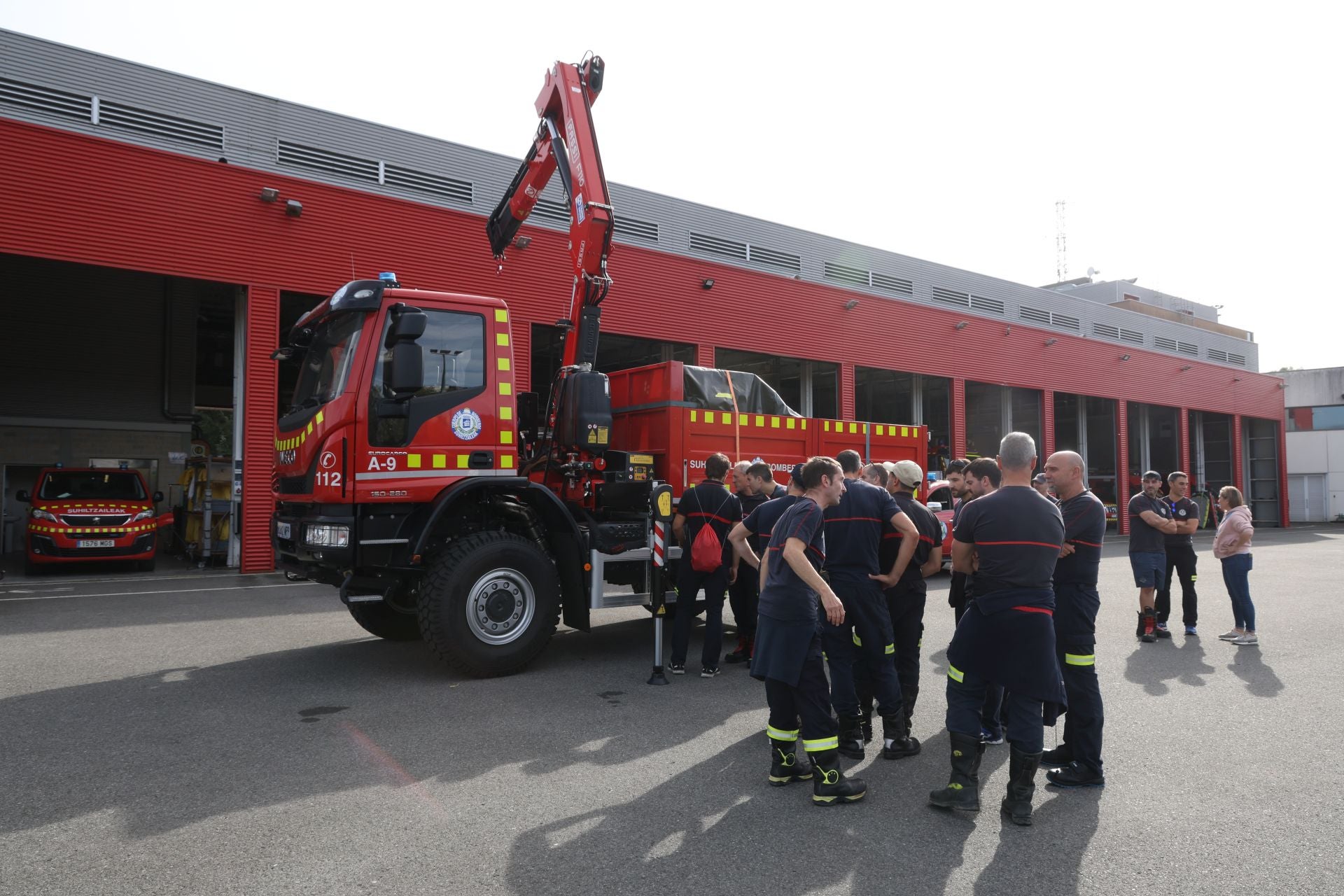 Bomberos de Donostia parten hacia Valencia para ayudar a los afectados por la DANA
