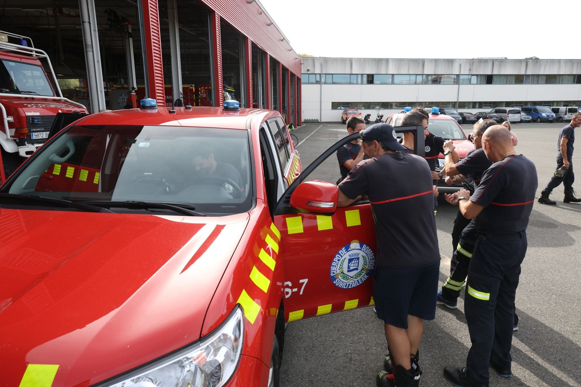 Bomberos de Donostia parten hacia Valencia para ayudar a los afectados por la DANA