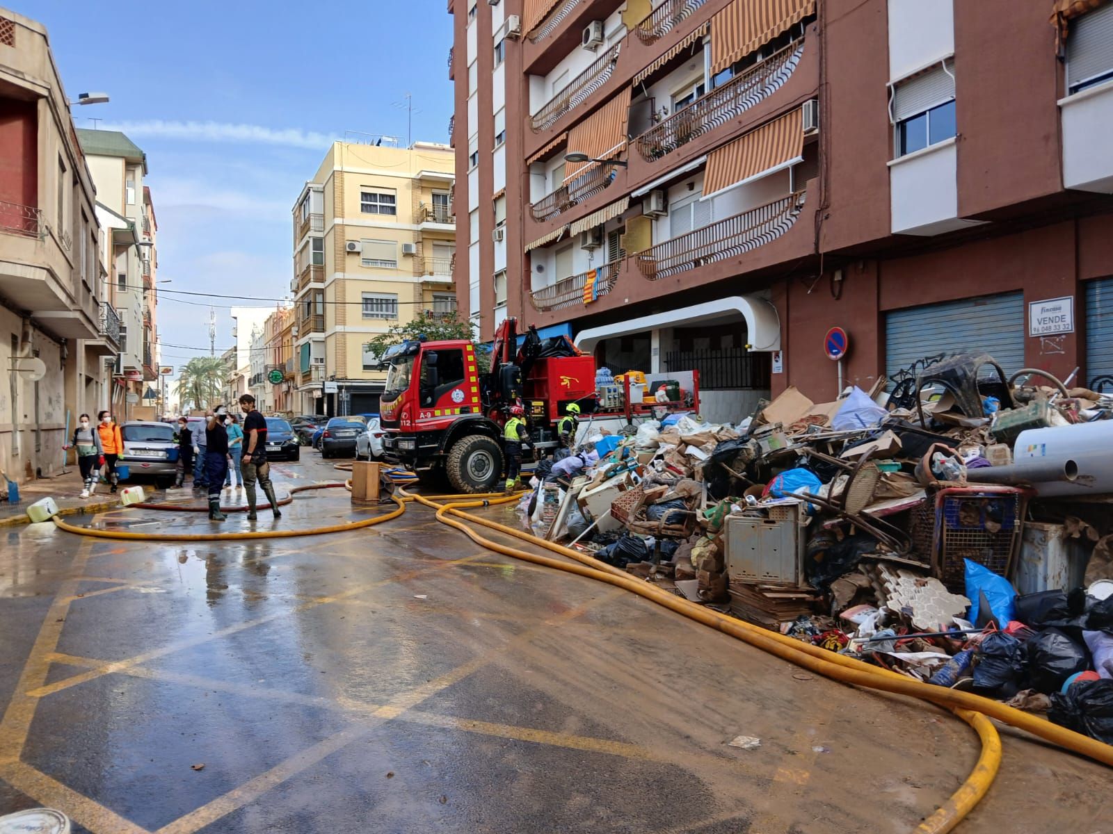Los bomberos de Donostia en Alfafar, Sedaví y Catarroja, en imágenes