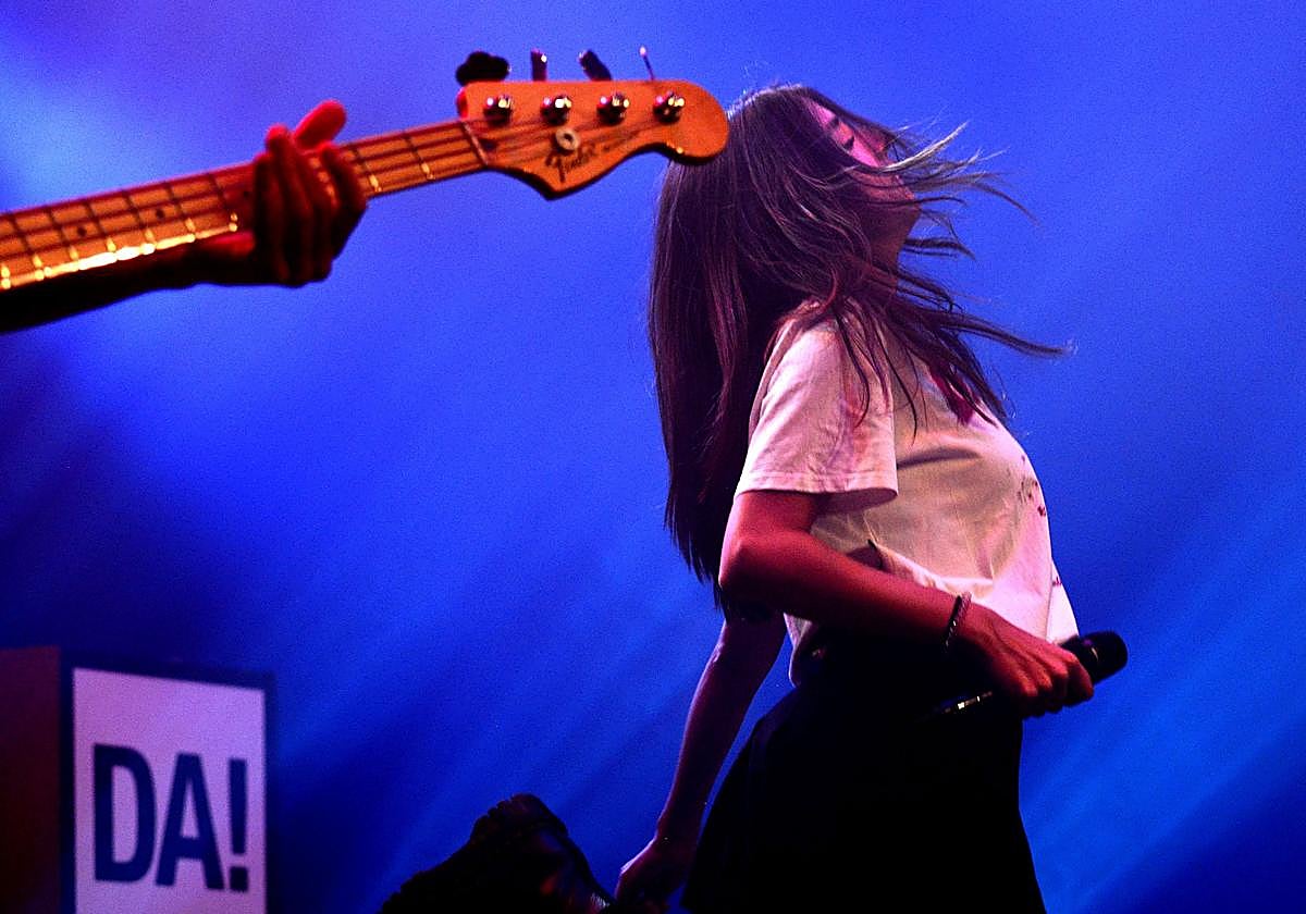 Ahotsenean 34 talde edo bakarlari izango dira eta erdietan gutxienez emakumeren bat egongo