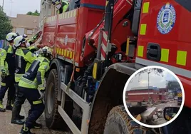 Los bomberos de Donostia trabajan en Alfafar desde esta mañana.