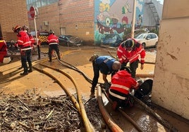 Trabajos de limpieza en una de las zonas afectadas.