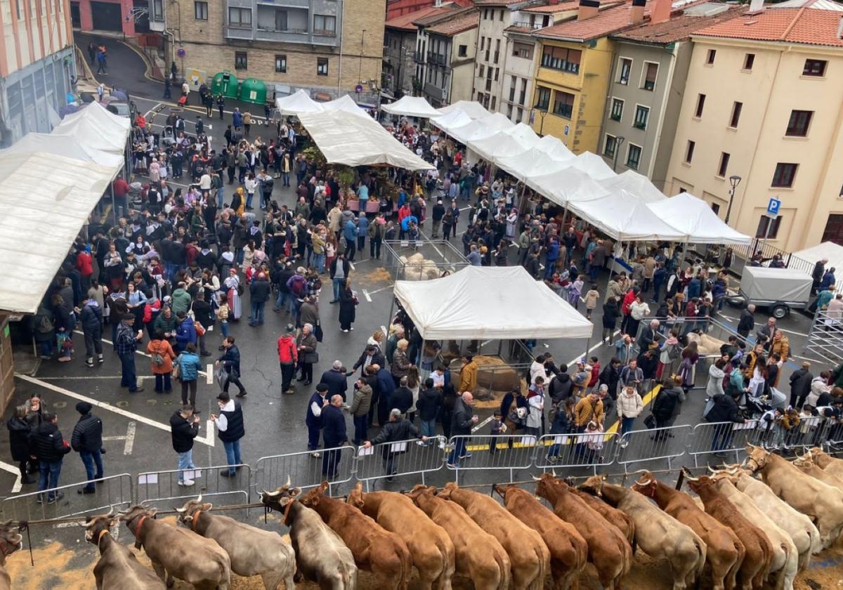 Vista de la explanada de Erregetxe durante la feria del pasado año.