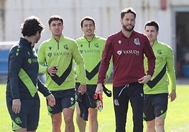 Zubimendi, Oyarzabal, Remiro y Zubeldia, entrenando en Zubieta.