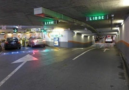 Los residentes con viñeta en el Centro y Parte Vieja podrán estacionar por las noches en los parkings del Boulevard y Okendo por solo 2 euros.