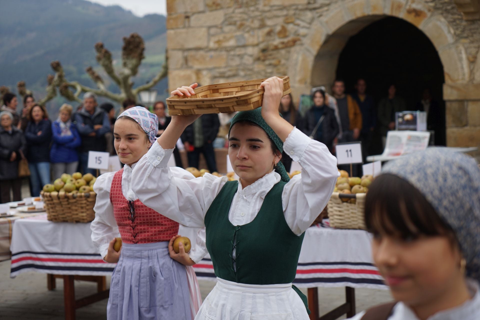 Gabirian ospatutako sagar azokaren argazkiak