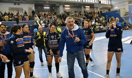 Imanol Álvarez celebra en el Gasca el pase a la fase de grupos de la European League.