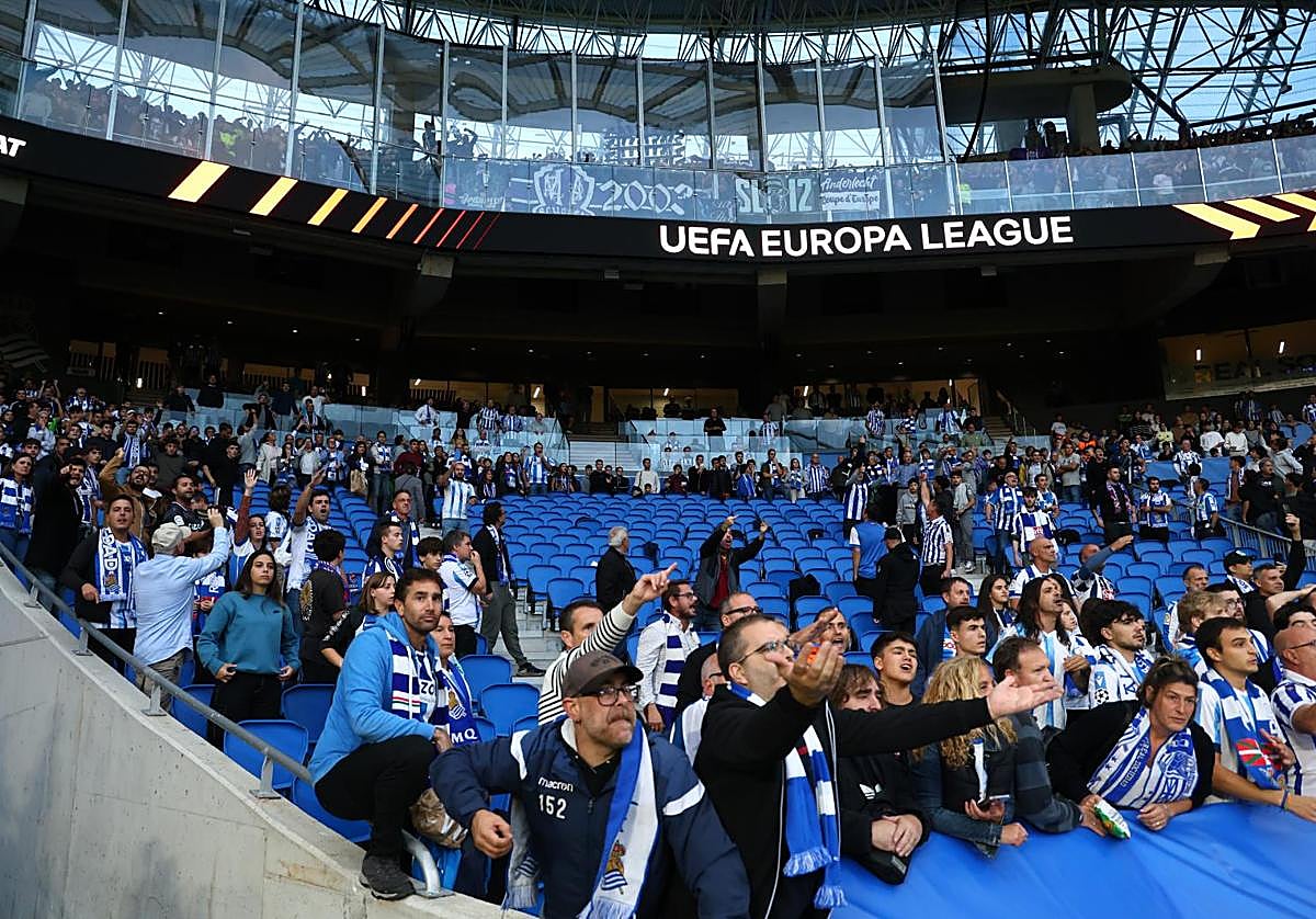 Los aficionados de la Real, indignados con los incidentes protagonizados por los ultras del Anderlecht