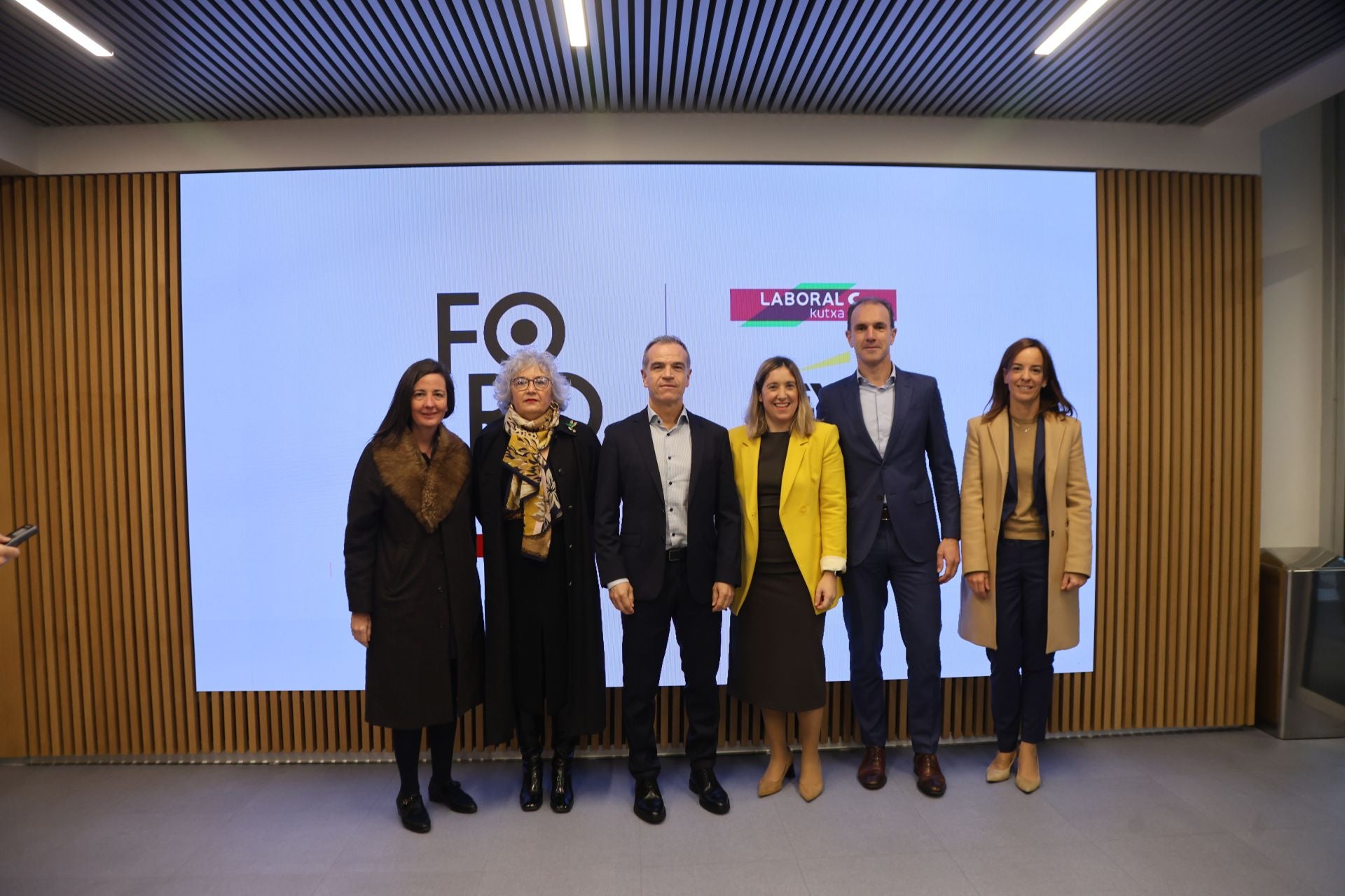 Nerea Ibáñez (Aspegi), Marisa Arriola (BIC Gipuzkoa Berrilan), José Ramón Fernández de Barrena (Grupo Uvesco), Ane Insausti (diputada de Promoción Económica y Proyectos Estratégicos), Ander Aizpurua (director de Kutxa Fundazioa), Eluska Sukia (directora de Inversiones de Kutxa Fundazioa).