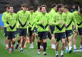 Magunazelaia, Urko, Odriozola y Aritz durante el entrenamiento de este miércoles en Zubieta