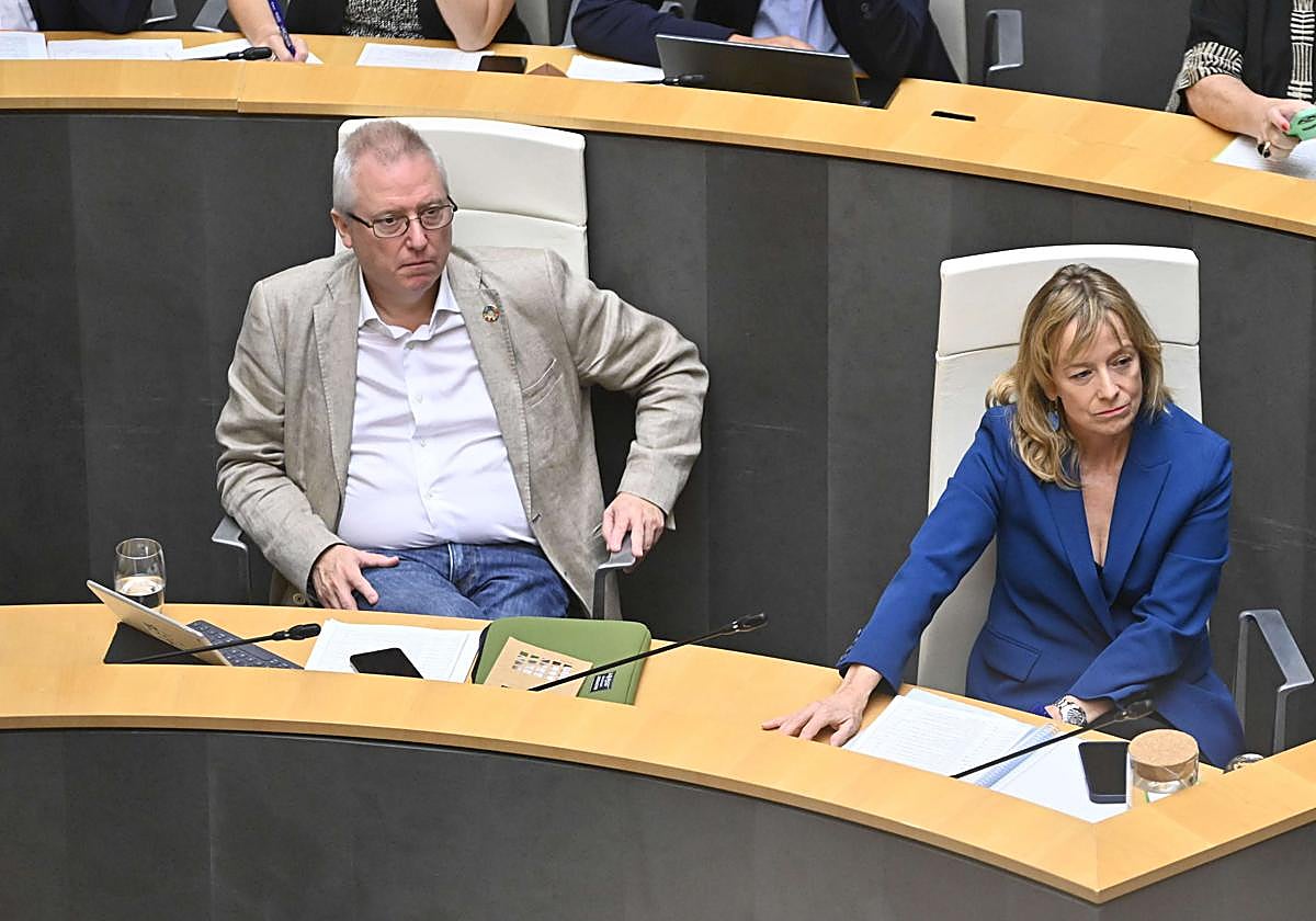 José Ignacio Asensio y Eider Mendoza en las Juntas Generales.