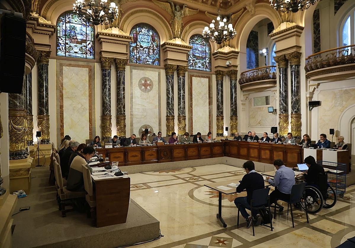ZBE de Donostia: insuficiente para EH Bildu y Elkarrekin, una 'policía de desigualdad' para el PP