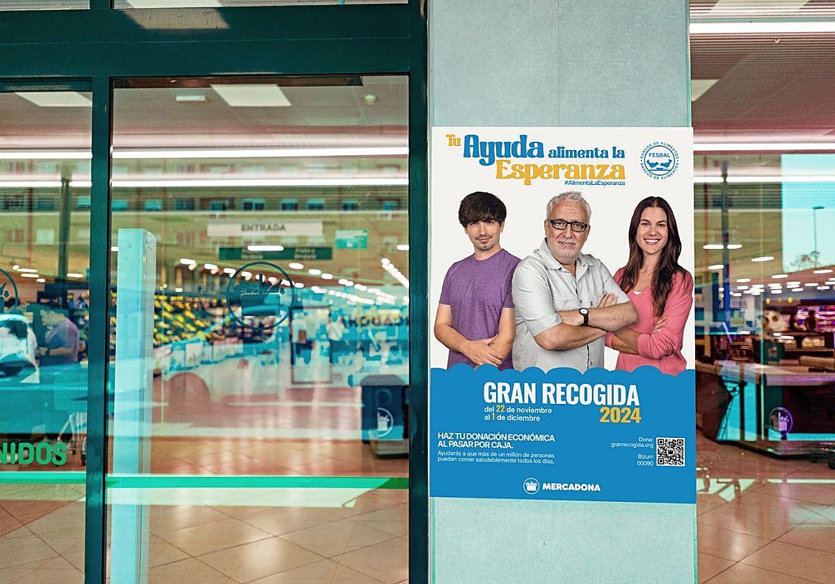 Cartel en un supermercado Mercadona sobre la campaña de la Gran Recogida de Alimentos.