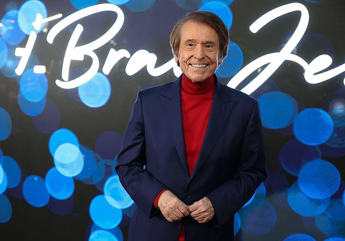 El cantante Raphael posa en un acto este año 2024.