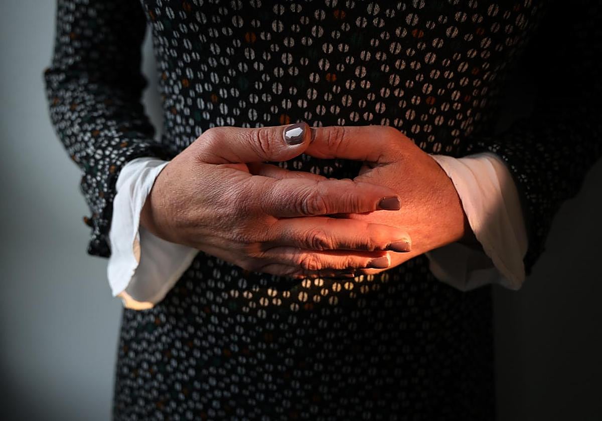 Ane no se atrevió a denunciar a su exmarido, que además de insultarle le pegó en varias ocasiones, por miedo a represalias. Pidió ayuda a la Diputación de Gipuzkoa.